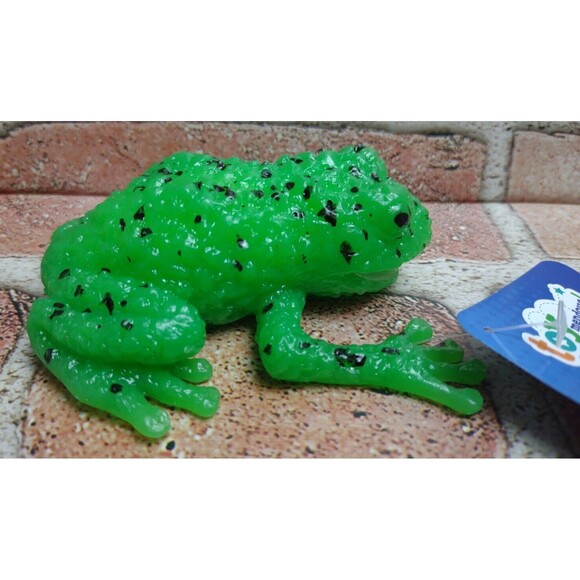 Spotted Frog Toad Life-Like Realistic Squishy Stretchable Figure Toy Squeezable - Picture 3 of 16